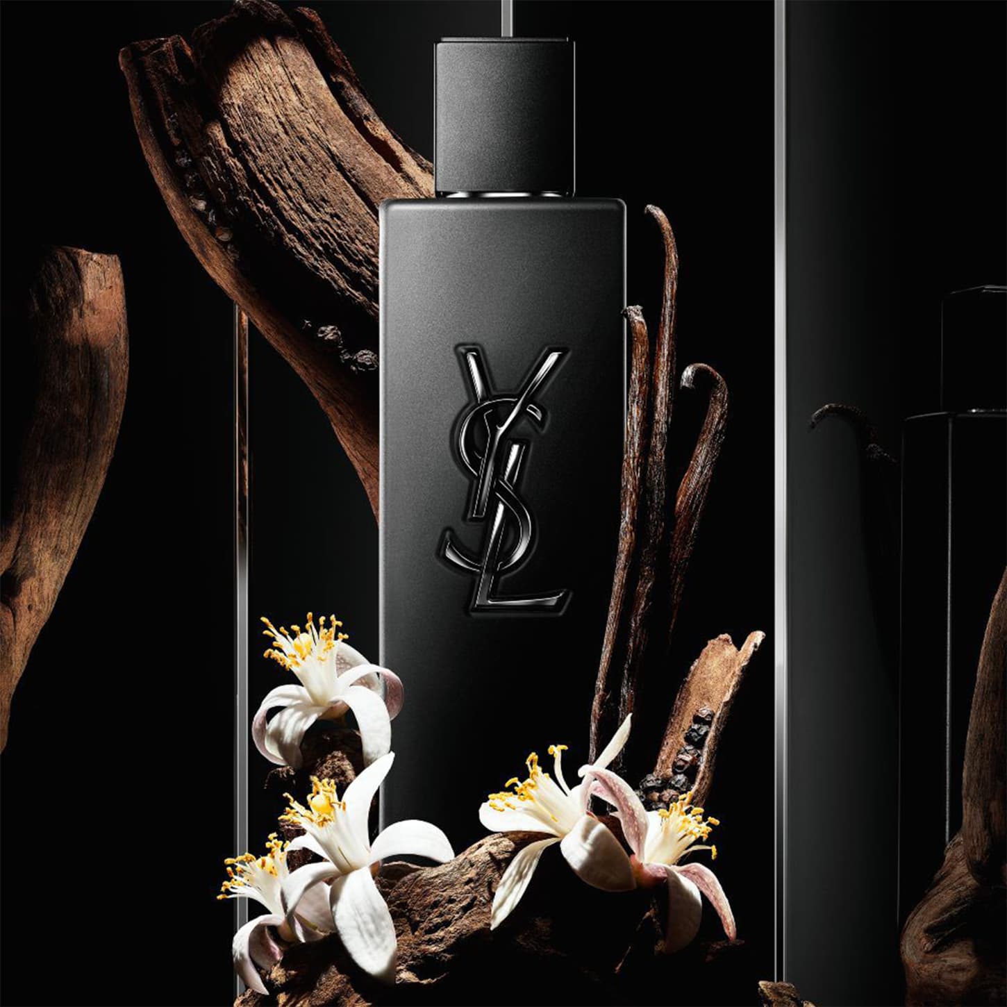 O MYSLF Le Parfum de Yves Saint Laurent, em sua volumetria de 100ml, é a express... - Imagem 3